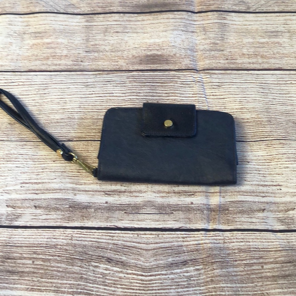 $9 bundle! Navy blue Tutilo wristlet.